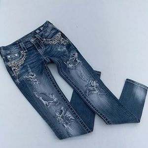 Miss Me Signature  Skinny Jean's sz 22x31 light b
